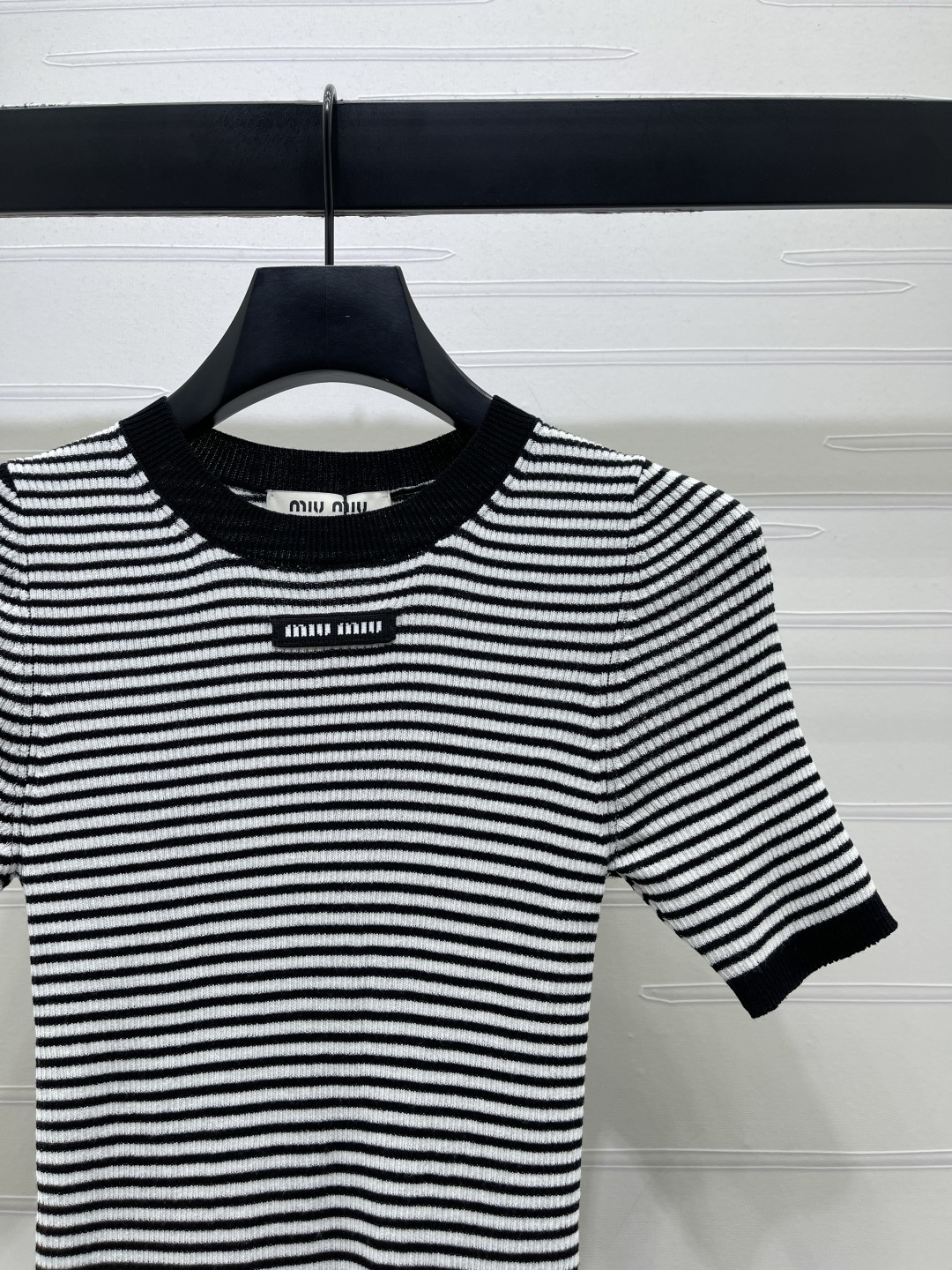 Women's short sleeves